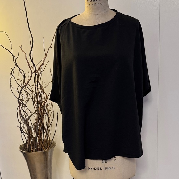 exclusive heart Tops - Elegant Black Women's Short Sleeve Top